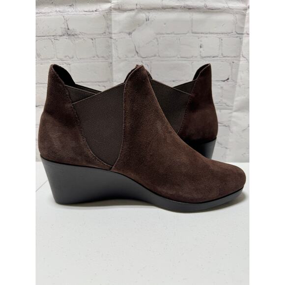 Women's CROCS Leigh Wedge Chelsea ankle boot like new Size 11w - Picture 6 of 9